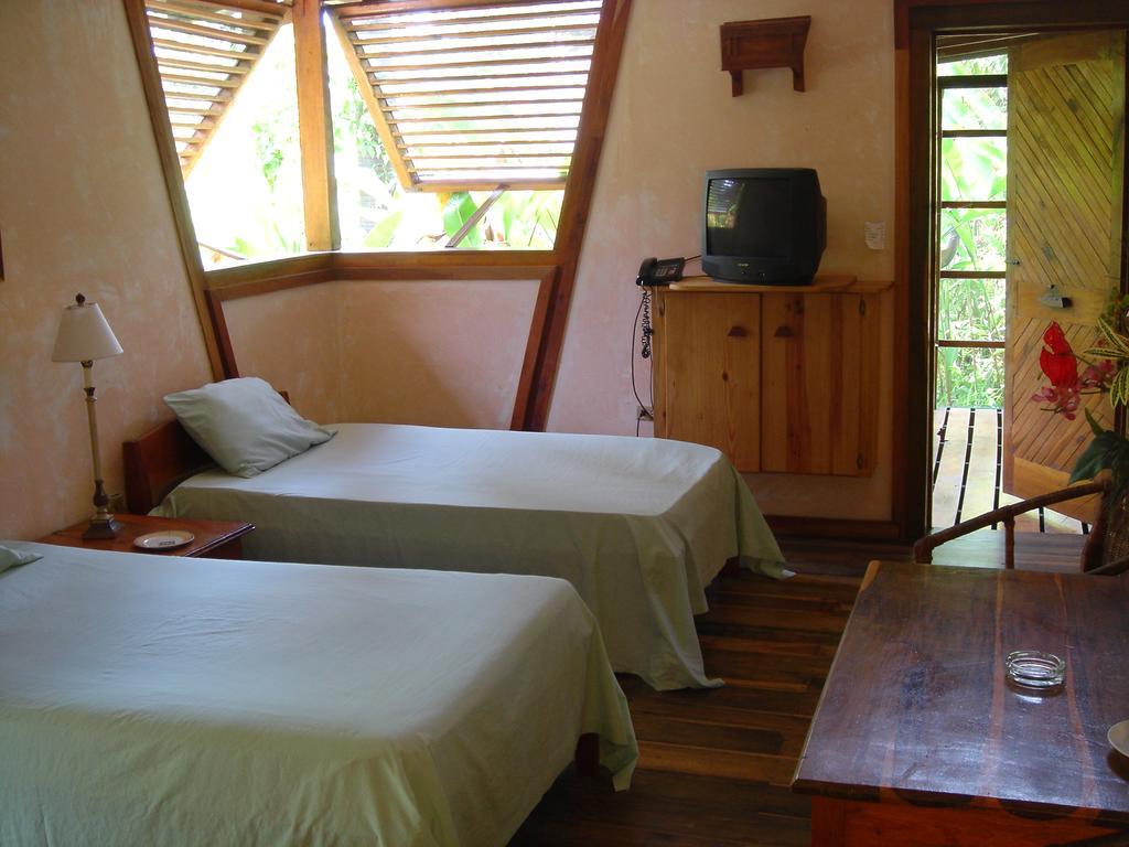 Whistling Bird Hotel Negril Zewnętrze zdjęcie