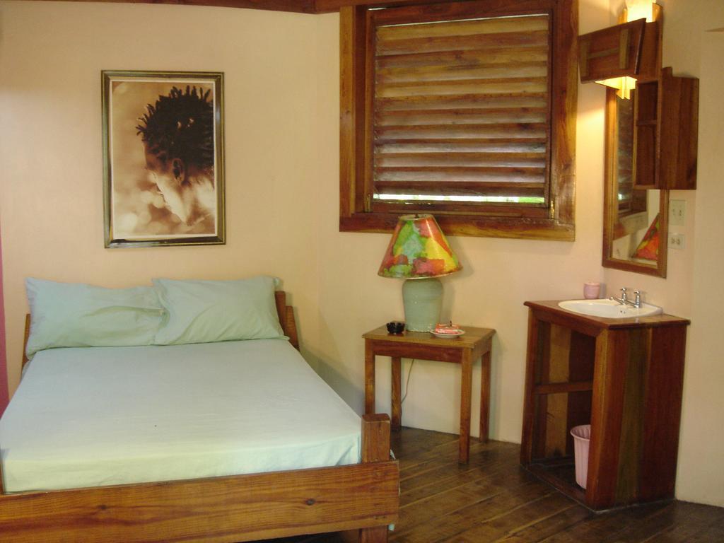 Whistling Bird Hotel Negril Zewnętrze zdjęcie